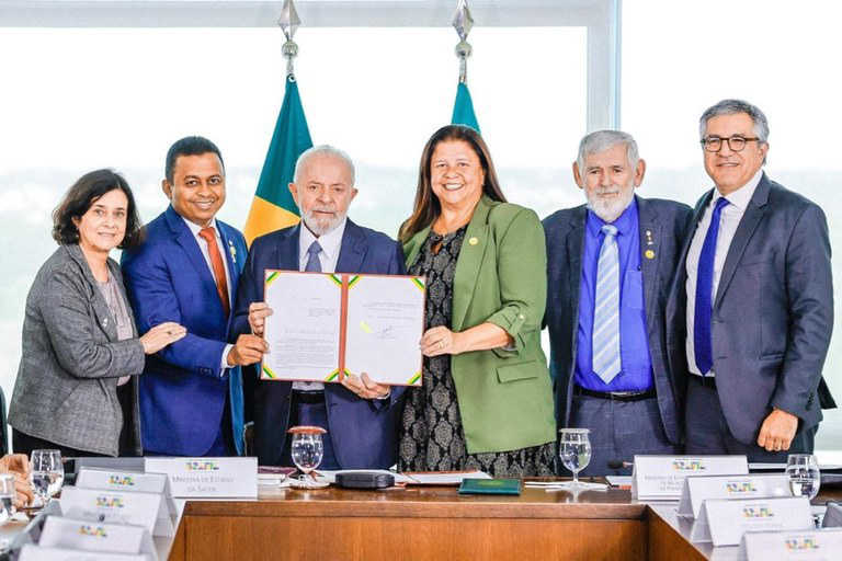 Brasil sanciona lei que prioriza a atenção e qualidade de vida a pacientes com Alzheimer